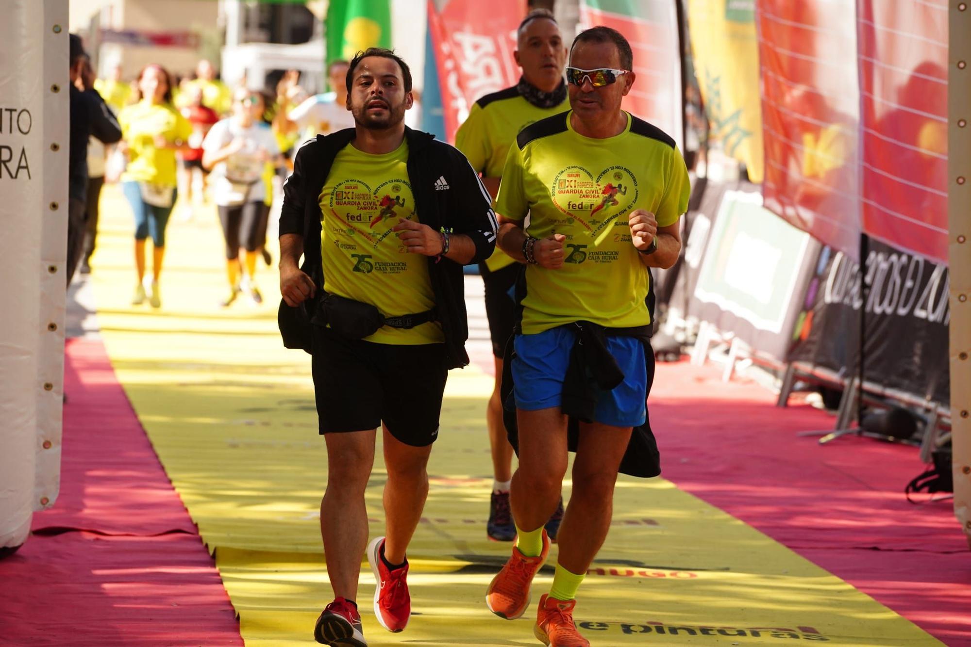 Búscate en esta galería de imágenes de la carrera de la Guardia Civil en Zamora