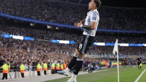 4-1. Argentina festeja su clasificación mundialista con un goleada histórica ante Brasil