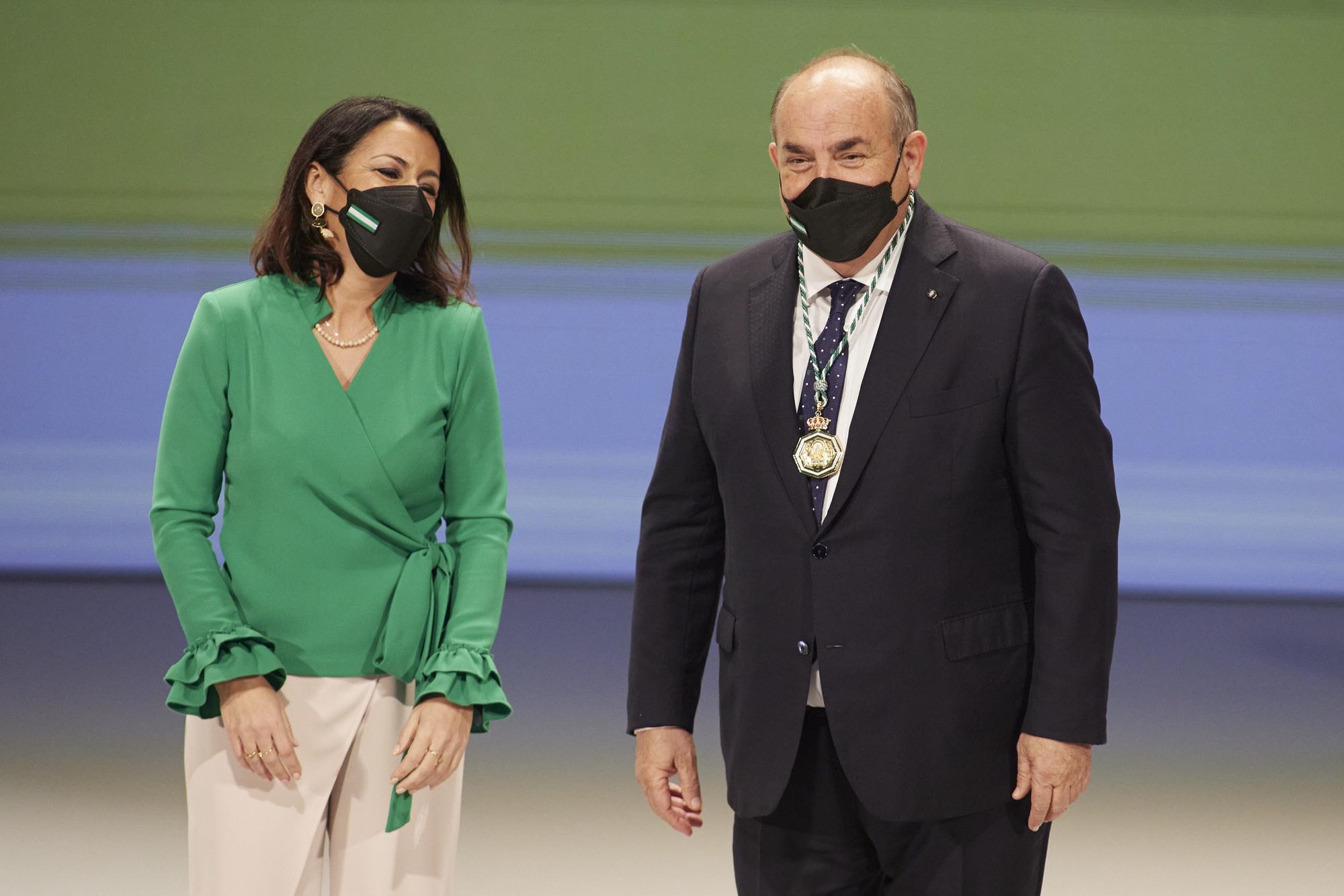 Las imágenes del acto institucional en el Parlamento andaluz con motivo del 28-F