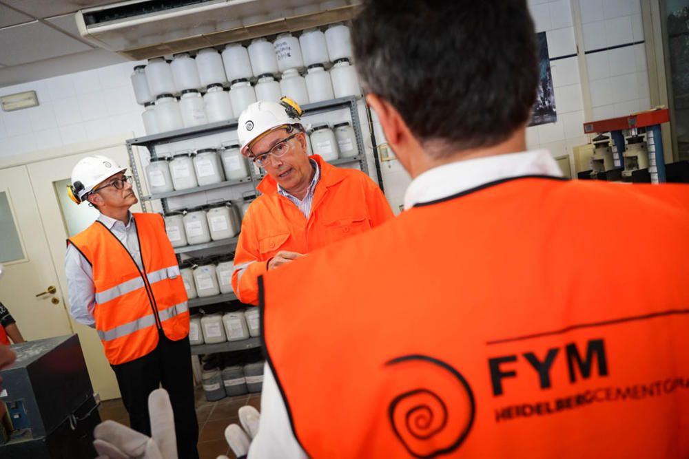 La empresa FYM-HeidelbergCement presenta su Plan de Acción Social, con un proyecto pionero de Economía Circular para concienciar a sus trabajadores de la necesidad de reciclar.