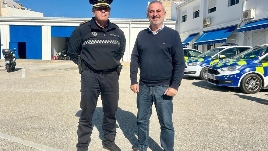 Vélez-Málaga retira el amianto de la cubierta de la Jefatura de Policía
