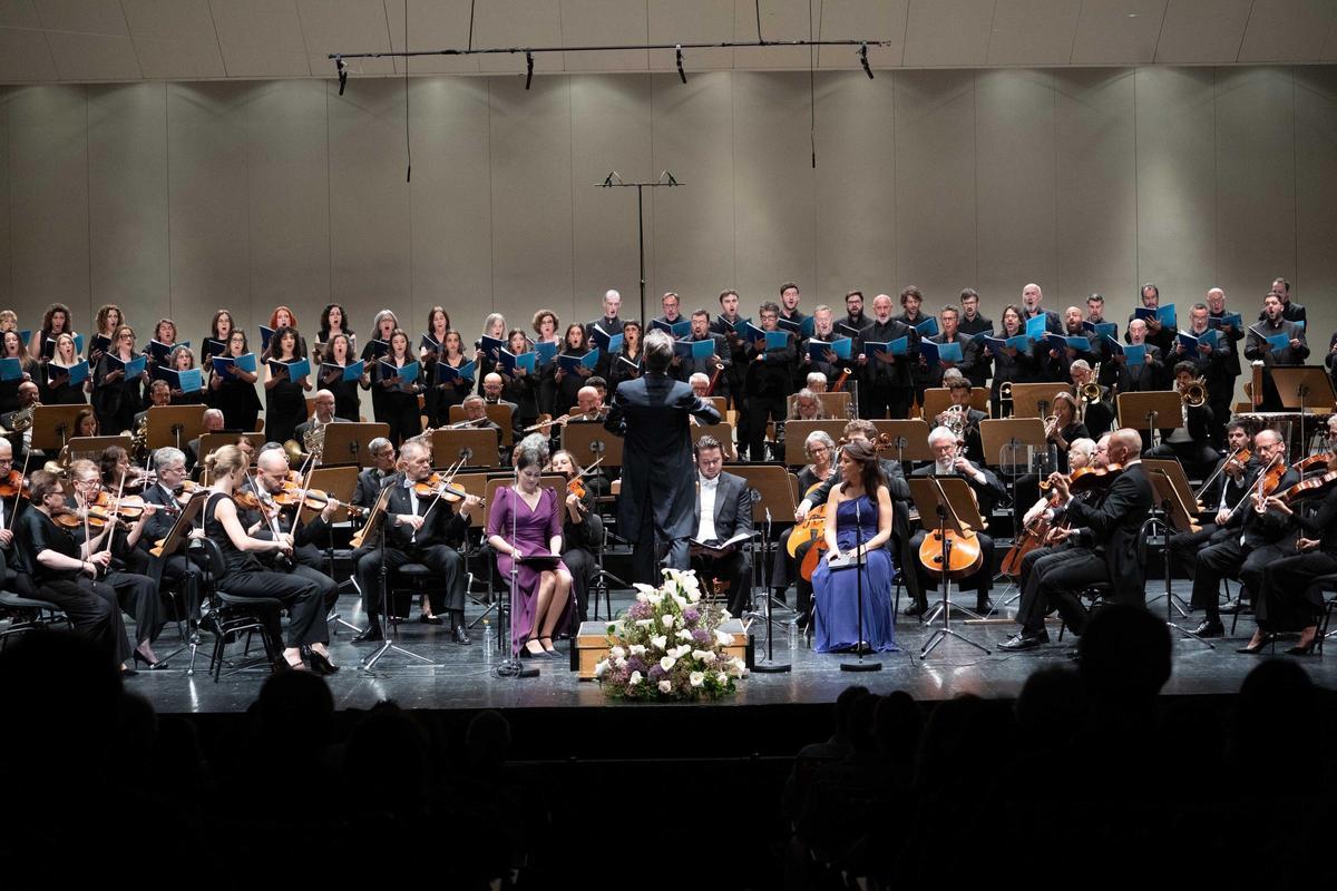 ROSS y Coro de la Orquesta Ciudad de Granada.