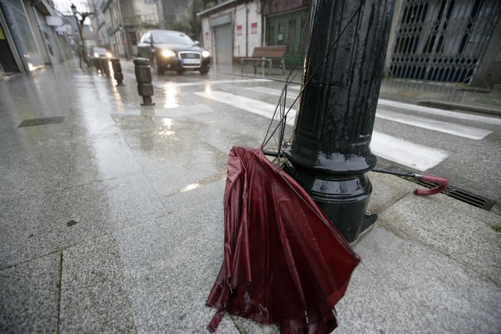 El viento ha alcanzado en Vimianzo los 138,6 kilómetros por hora y los 129,5 en Carnota. Las lluvias han dejado 54,2 litros por metro cuadrado en Santa Comba y 52,2 en Coristanco.