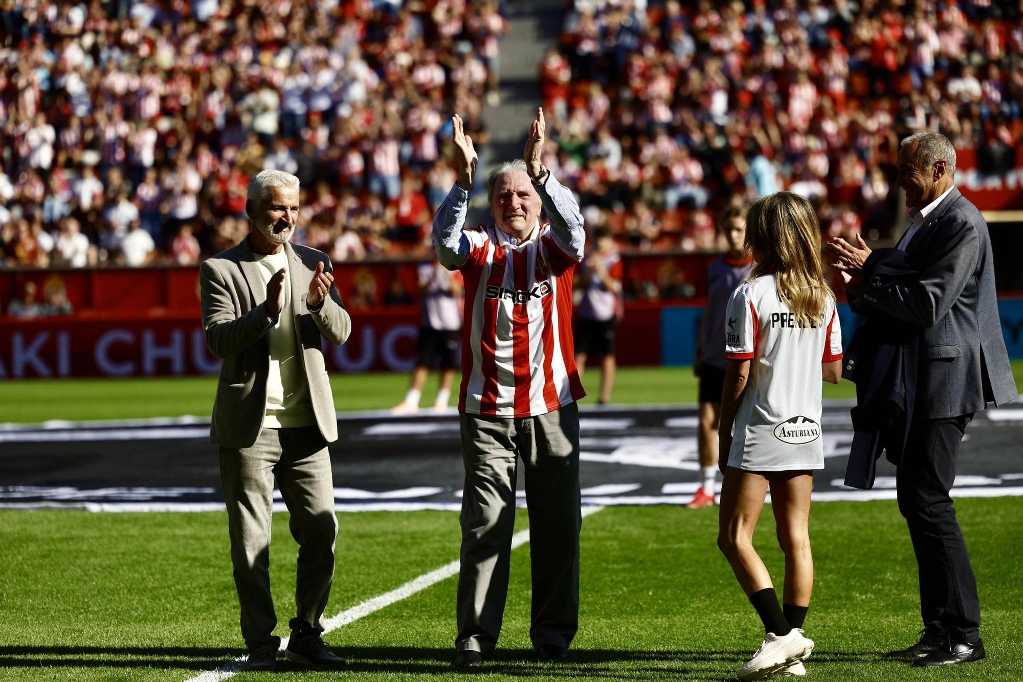 EN IMÁGENES: El partido del Sporting- Racing de Santander en El Molinón