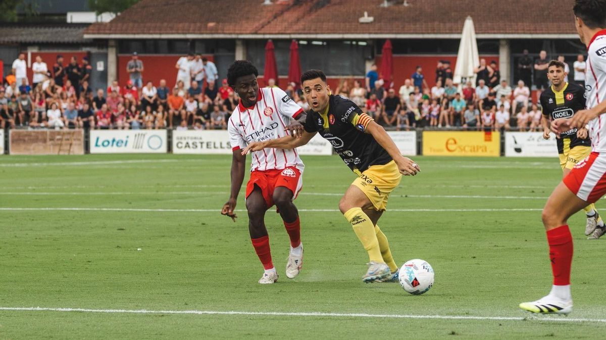 Primer partit del Girona FC, contra l'UE Olot