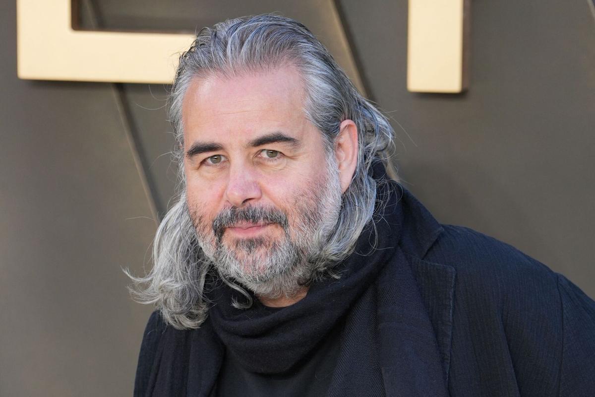 Hoyte van Hoytema en la alfombra roja del estreno mundial de The Odyssey en Londres
