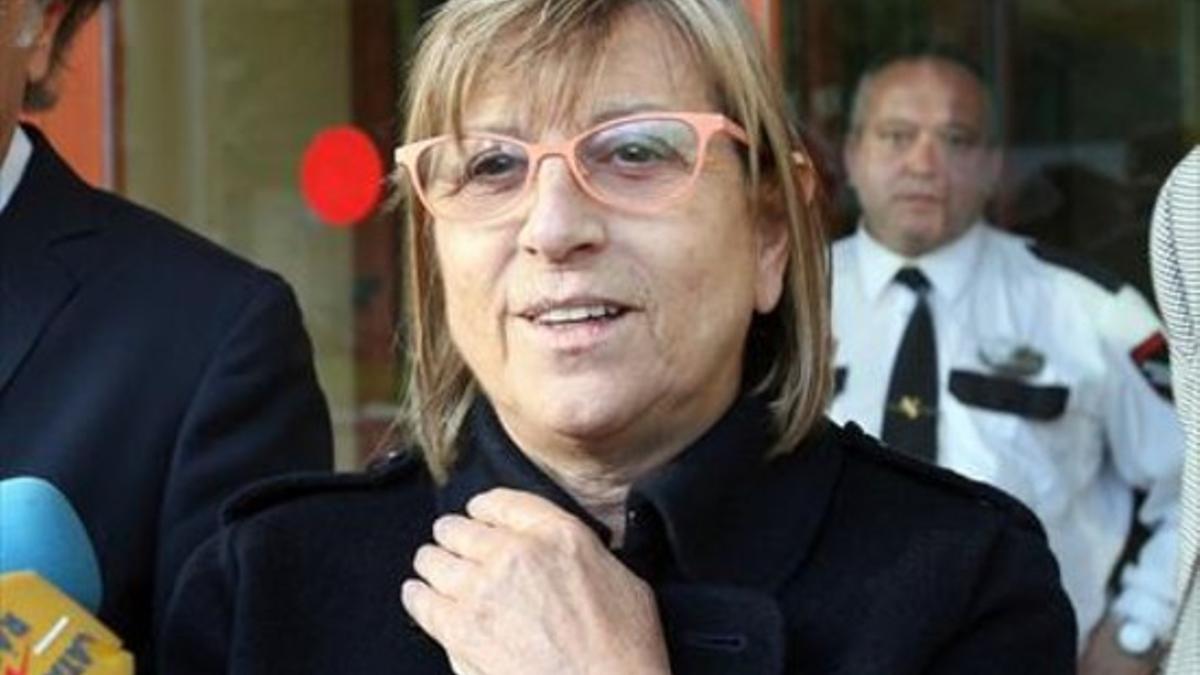 La exteniente de alcalde del Ayuntamiento de Reus Teresa Gomis, el pasado mayo, a la salida de los juzgados de la localidad, tras declarar por el 'caso Innova'.