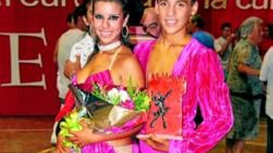 La escuela de baile se trae 18 premios de Cáceres