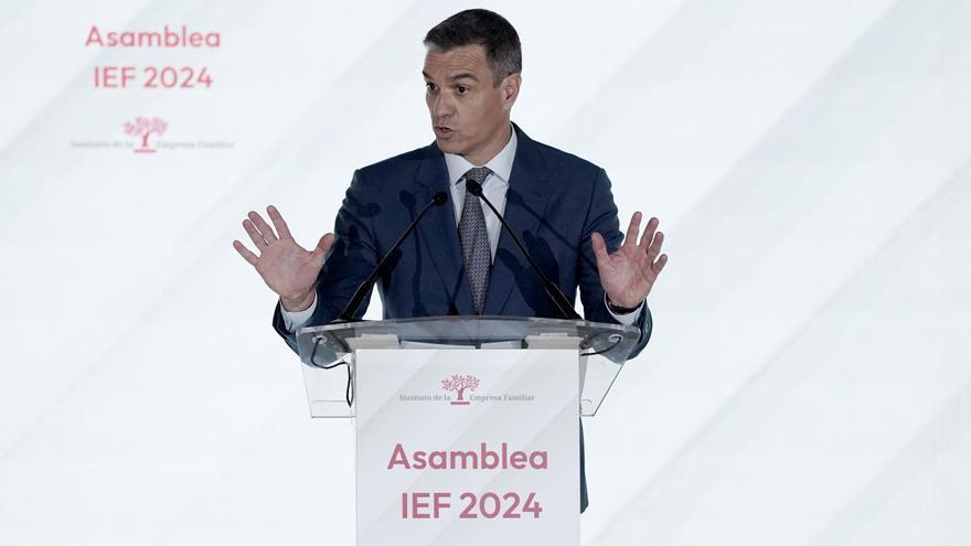 Sánchez pide a la empresa familiar aprovechar la bonanza económica para invertir en el futuro de las compañías del país