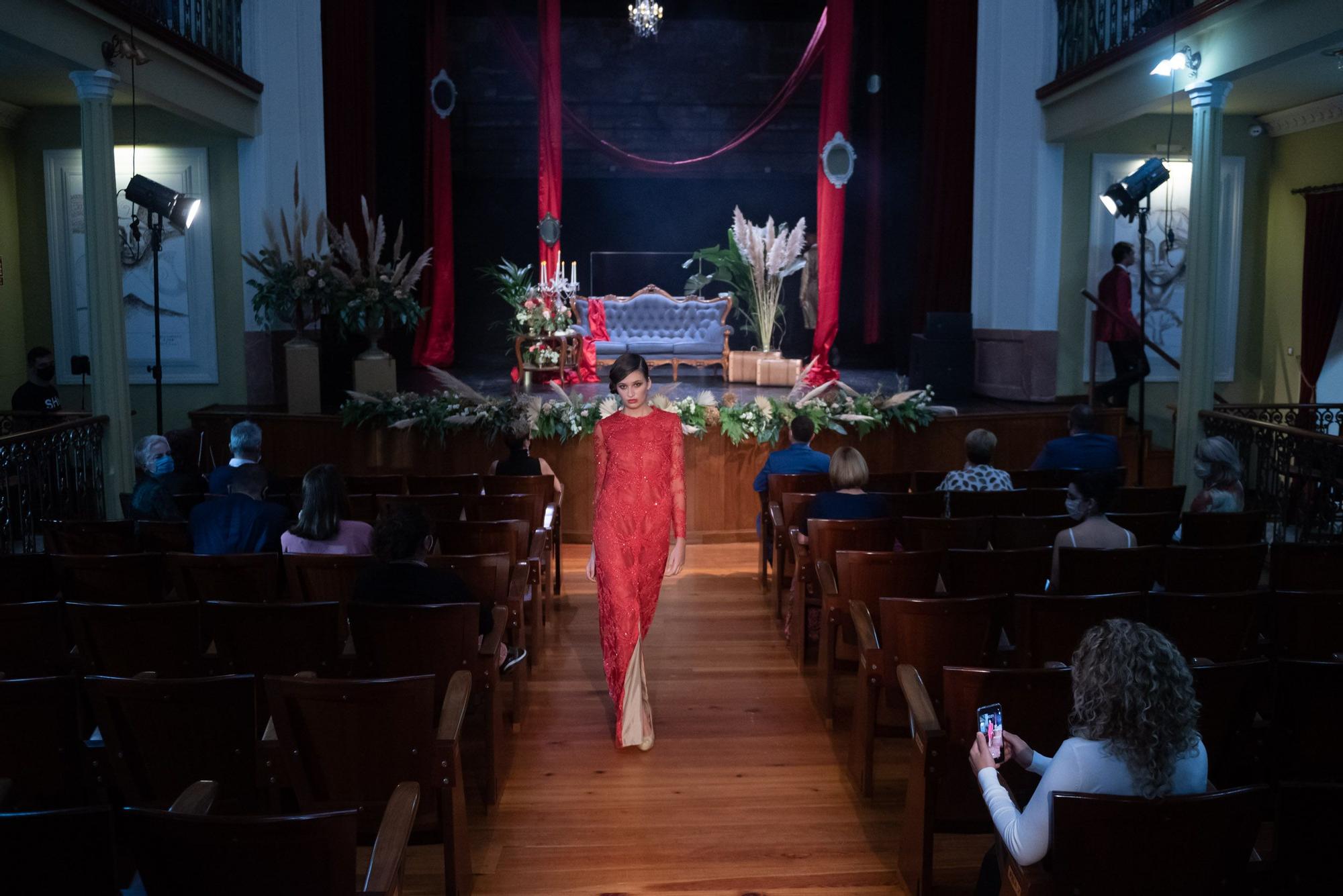 Desfile de Ogadenia Díaz y Lucas Balboa en Moda Cálida