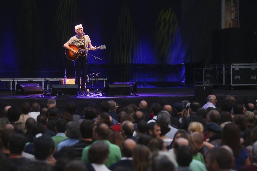 Concierto de Nick lowe en la plaza Mayor