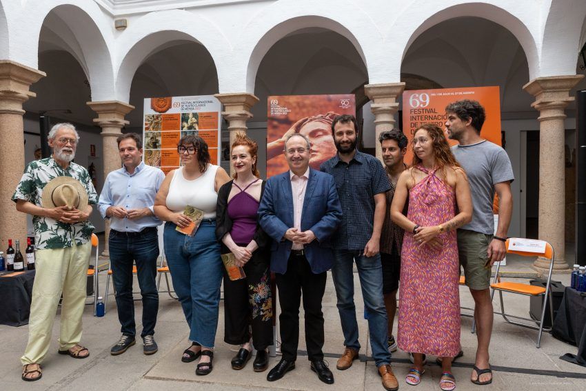 Asistentes a la presentación de 'Shakespeare en Roma', en Mérida
