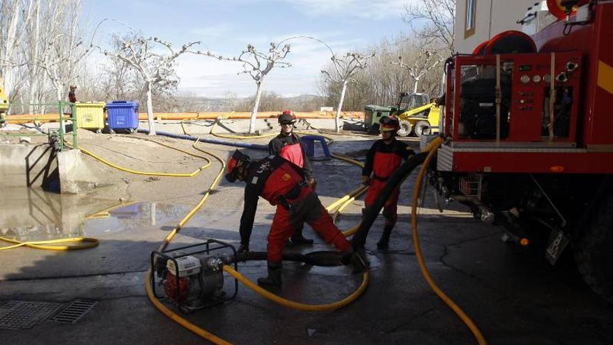 Más de 500 personas trabajan en los pueblos de la ribera para garantizar la seguridad