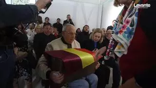 El estanquero de Ontinyent y el alcalde de Canet 'regresan' con sus familias tras 86 años en una fosa