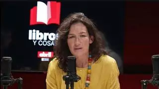 Ángeles González-Sinde, en el videopódcast del suplemento ABRIL: "En un guion tienes mucha menos libertad que en una novela"