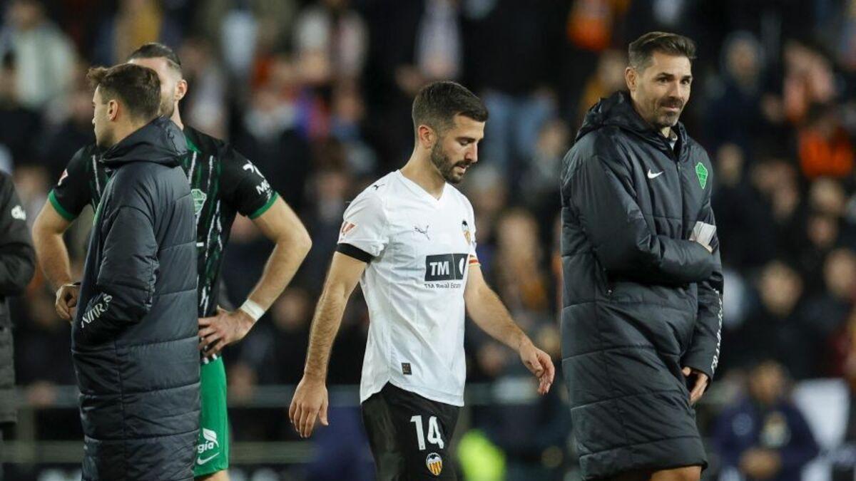 Gayà da la cara tras el empate ante el Elche Gayà da la cara tras el empate ante el Elche