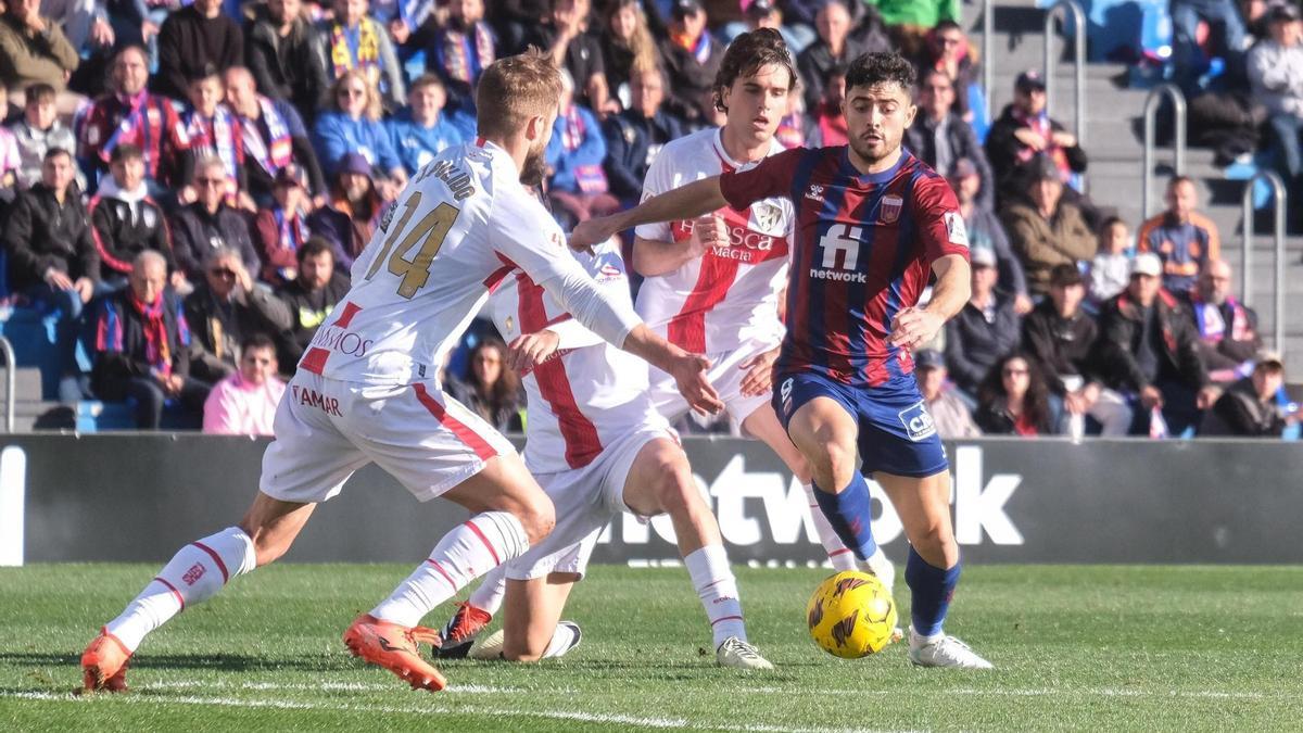Sergio Ortuño en la visita del Huesca la temporada pasada al Nuevo Pepico Amat