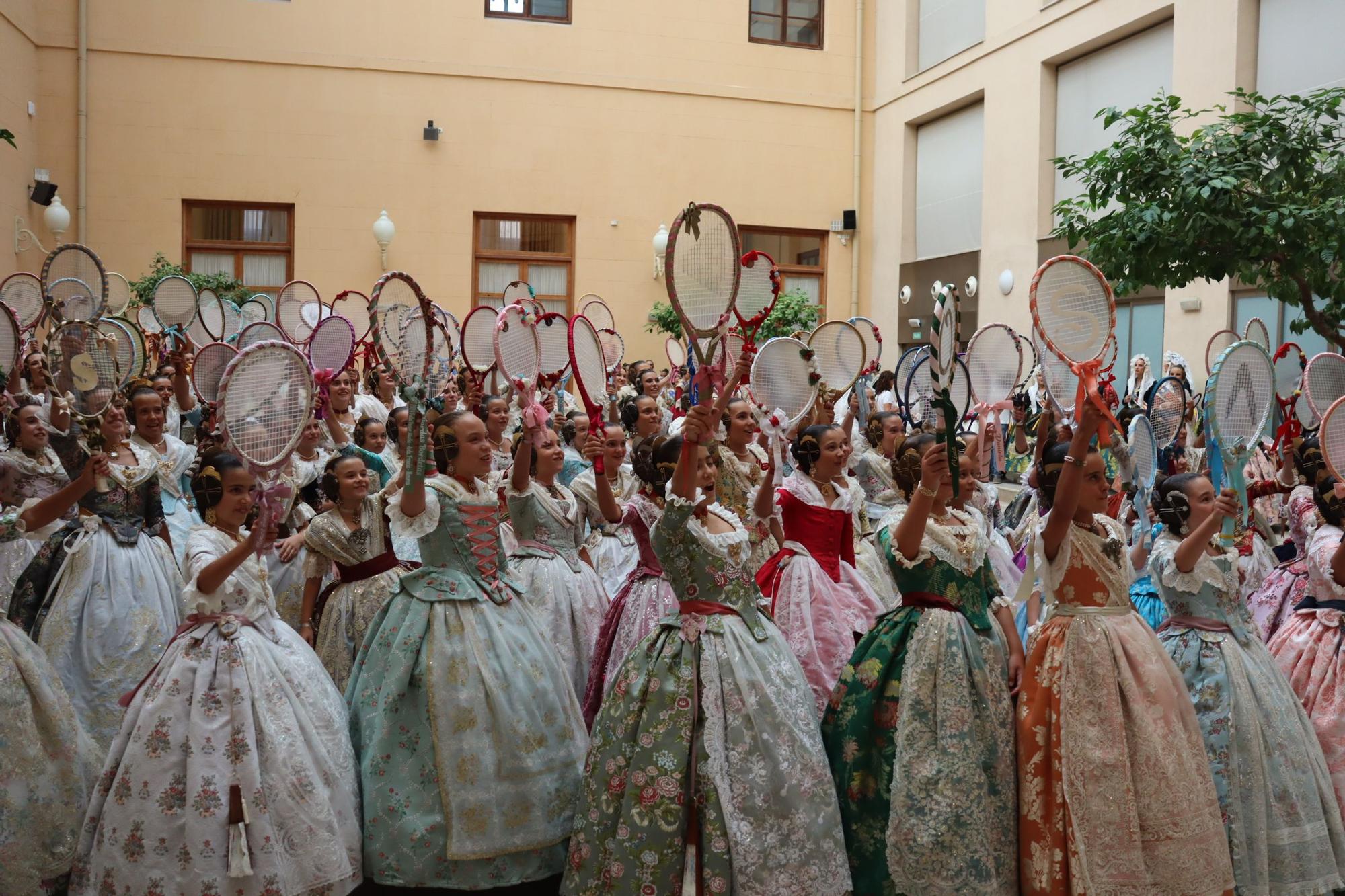 La Batalla de Flores de las candidatas a Falleras Mayores de València