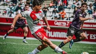 El Hospitalet gana con apuros