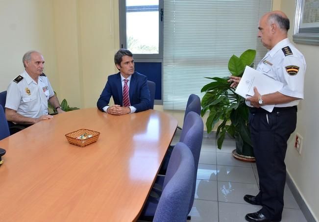 DELEGADO DEL GOBIERNO VISITA LA COMISARIA DE TELDE