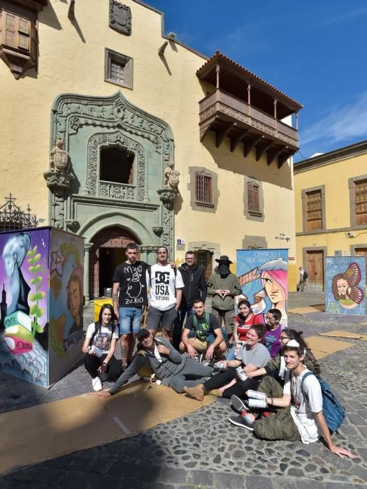 La Casa de Colón homenajea con grafiti a seis científicas y descubridoras