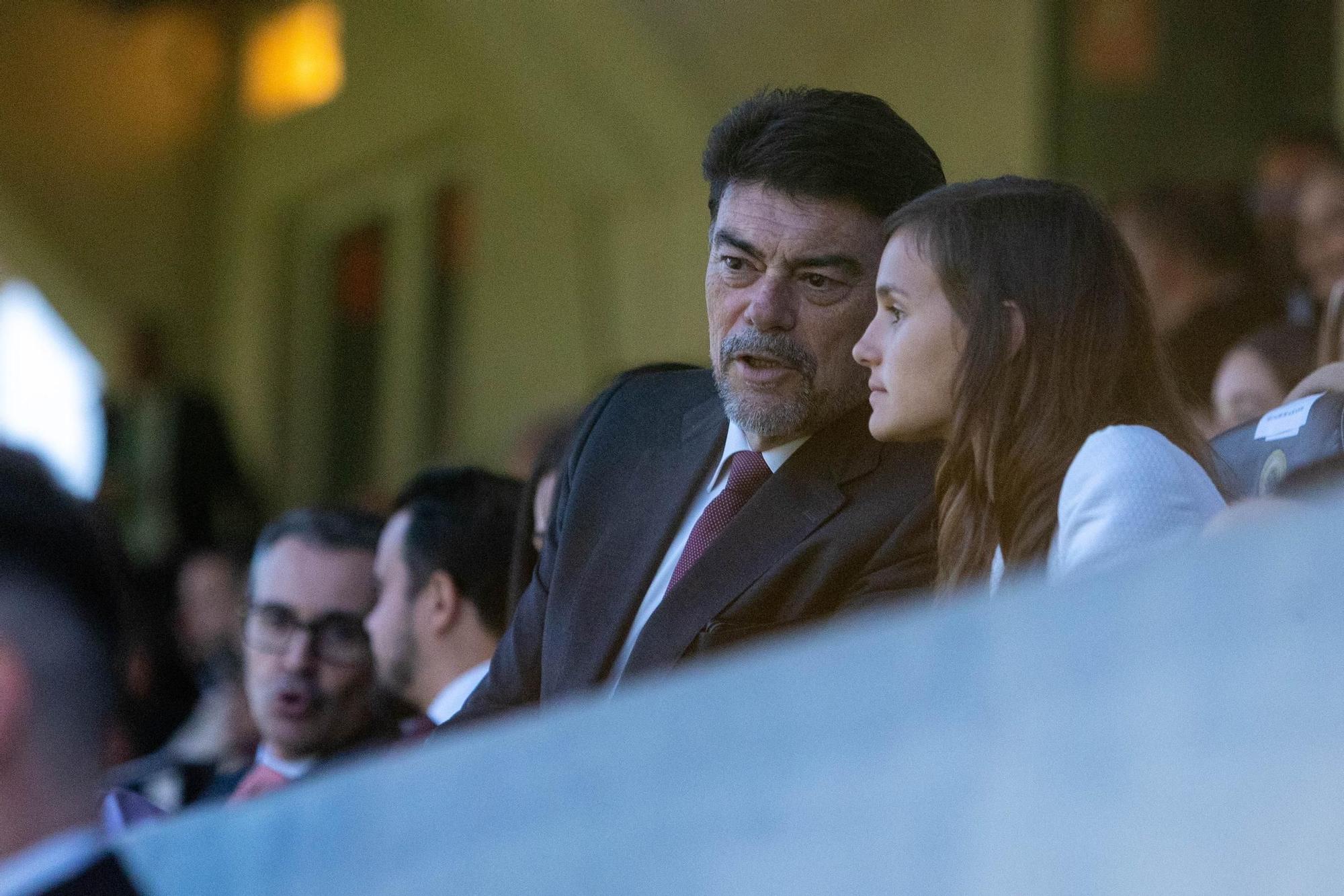 Las candidatas adultas a Bellea del Foc toman el Rico Pérez
