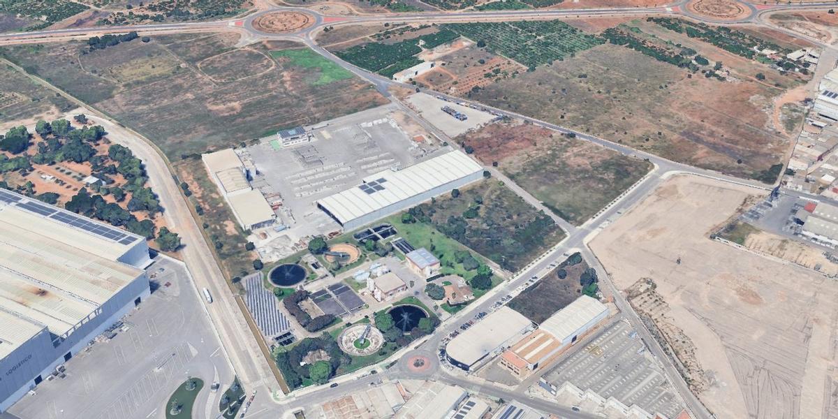 Imagen aérea de la zona que se incorpora al suelo industrial, ubicada entre la depuradora mancomunada y la ronda suroeste de Vila-real.