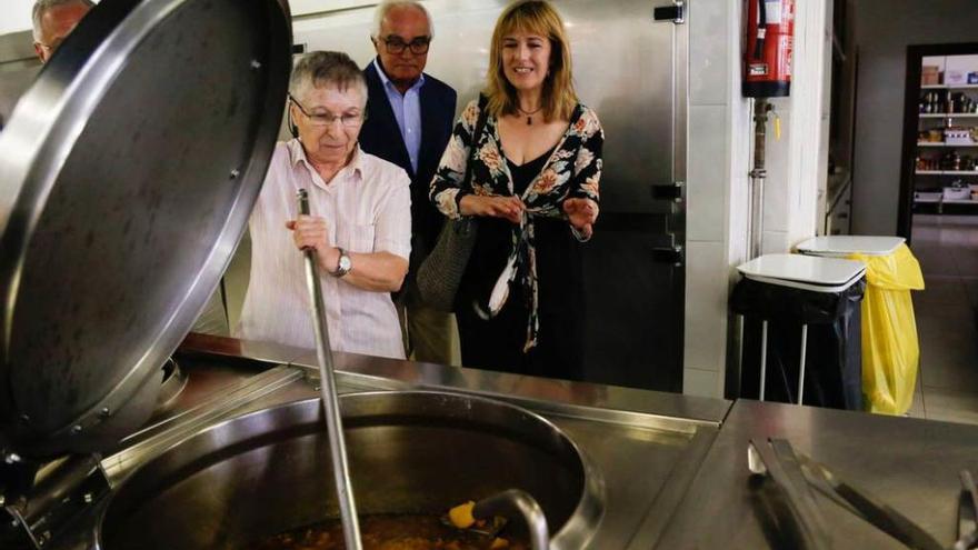 La Cocina Económica abre sus puertas al gobierno municipal