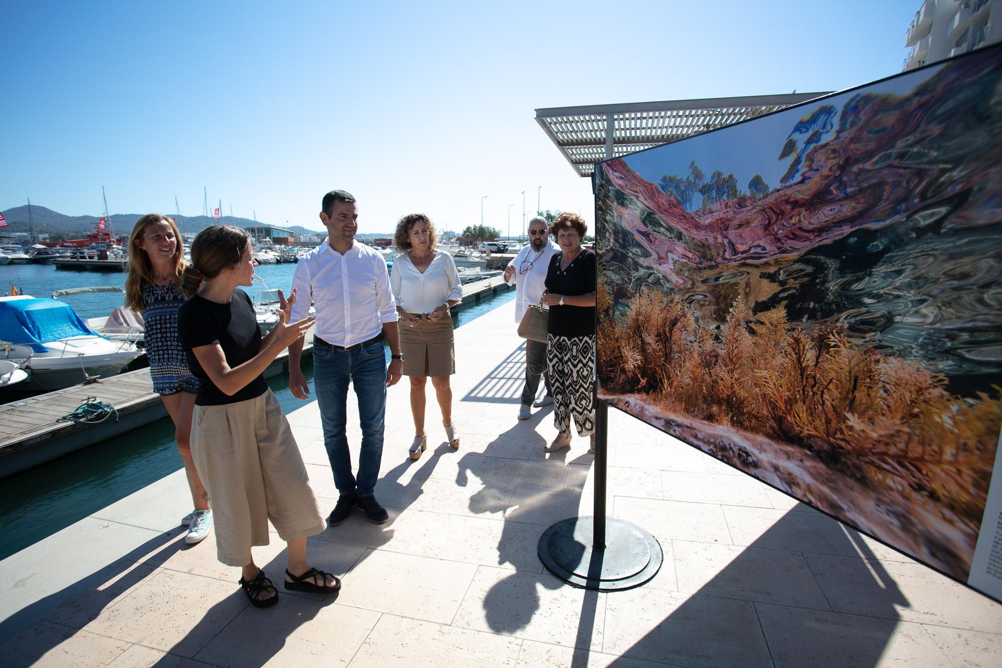 Una exposición para defender el mar de Ibiza.