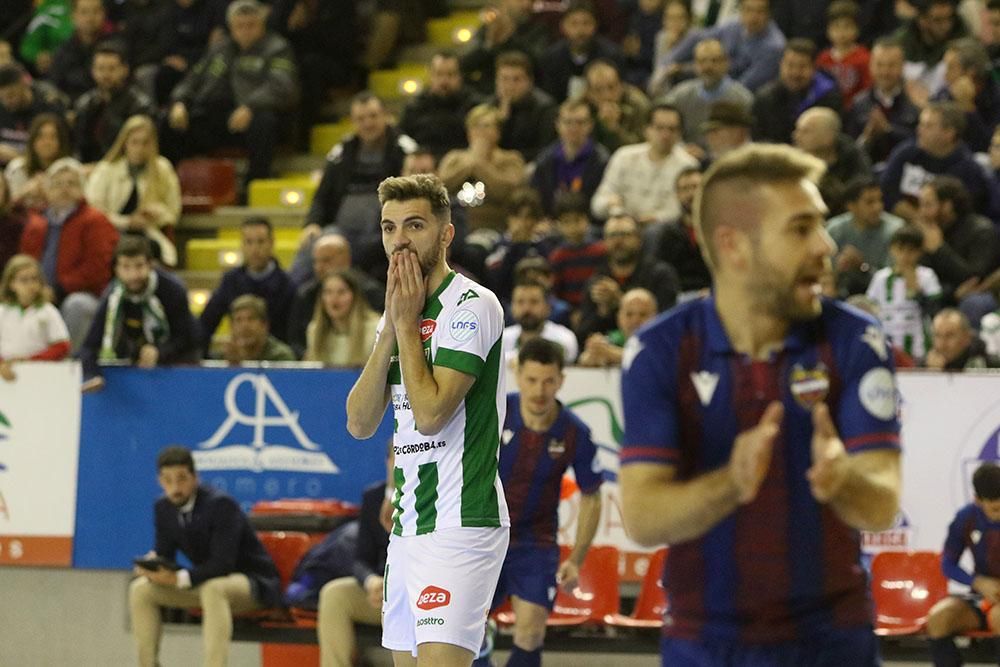 Imágenes del partido Córdoba Patrimonio-Levante, de Fútbol Sala