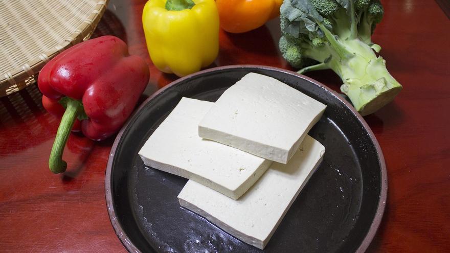 Alerta alimentaria: retiran un tofu con fragmentos metálicos vendido en Aragón