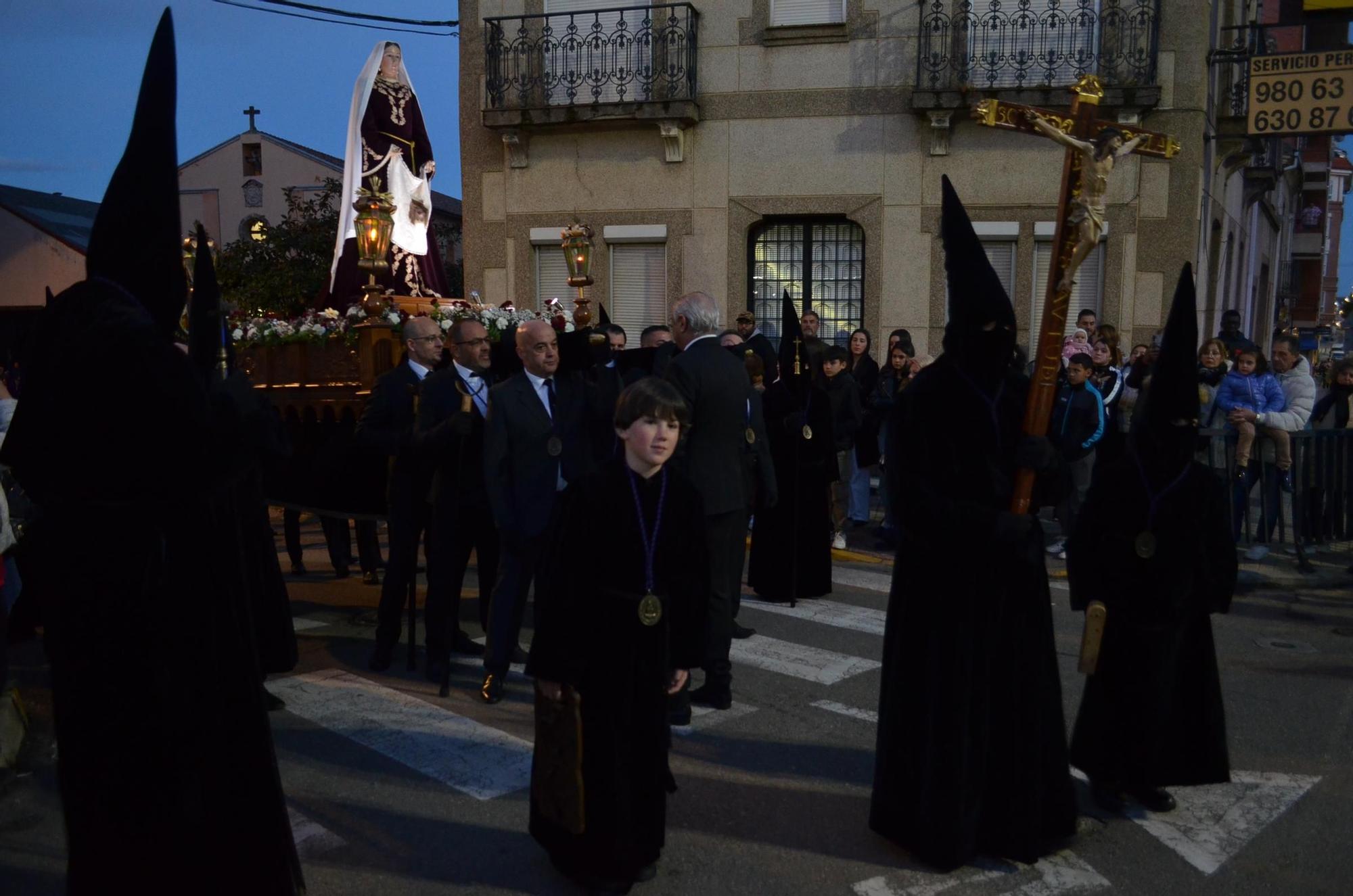 GALERÍA | Solemne Procesión de las Tinieblas, en Benavente