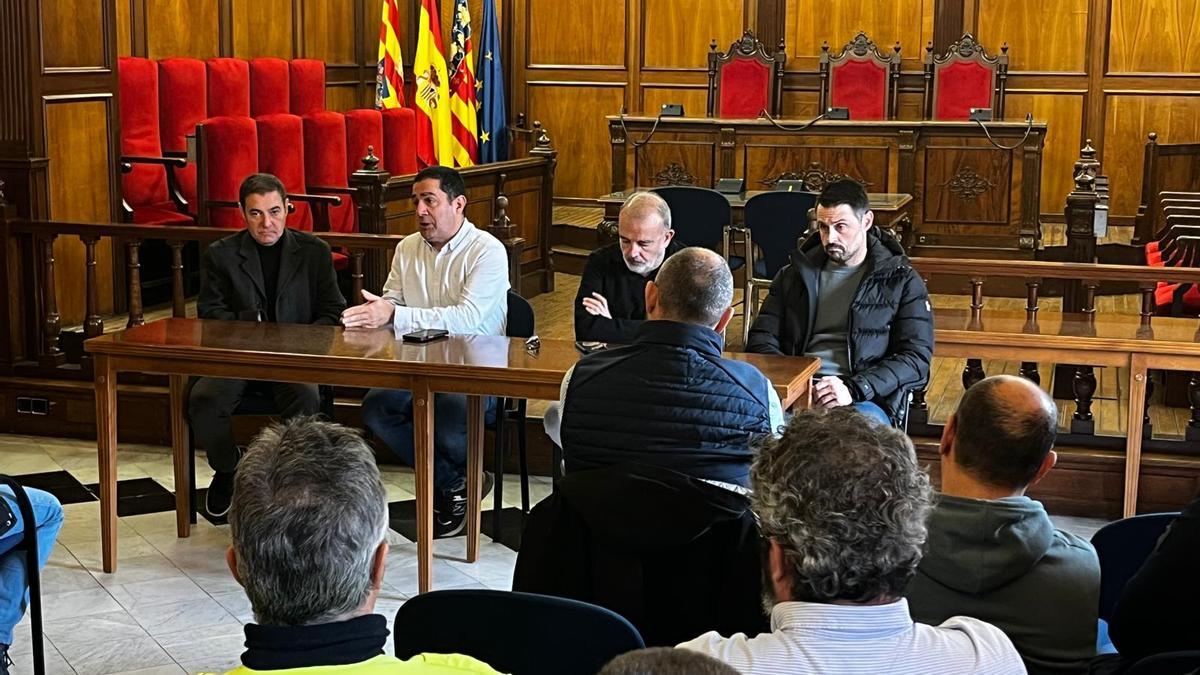 Imagen de la reunión sobre la Trilogía Navideña en el Ayuntamiento de Alcoy presidida por el alcalde, este viernes