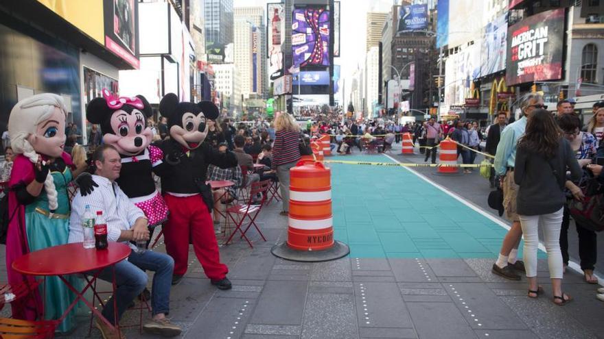 Guerra a los personajes de Times Square