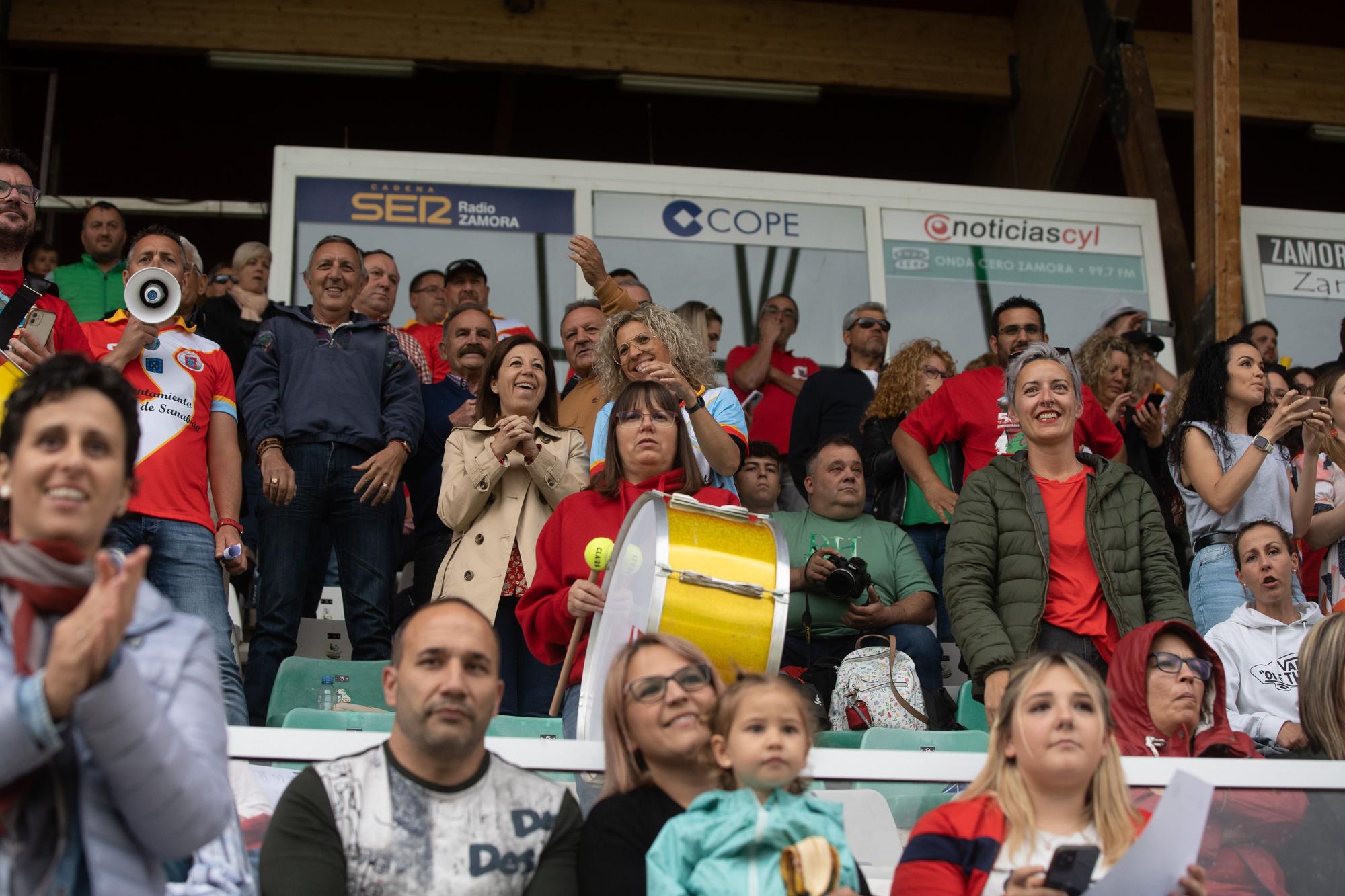 GALERIA | El Moraleja CF levanta la Copa de Los Valles ante Sanabria