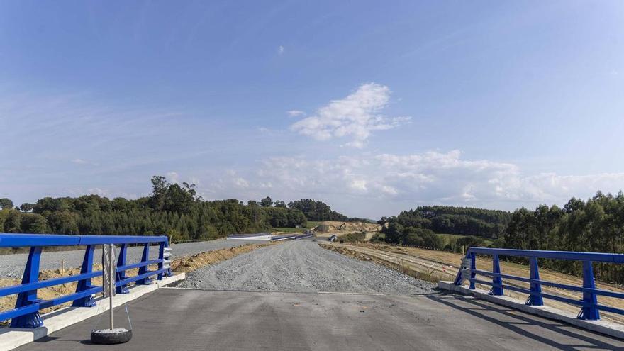 La inminente apertura de la A-54 convierte Lavacolla en aeropuerto central del Bierzo