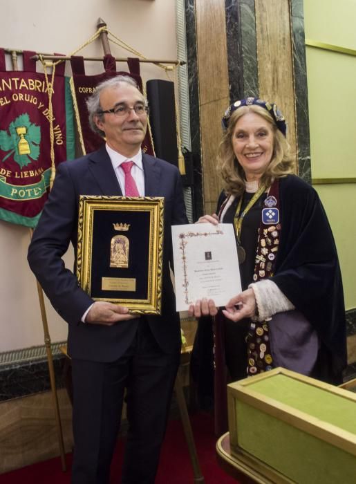 Acto de las cofradías en el Ayuntamiento de Oviedo