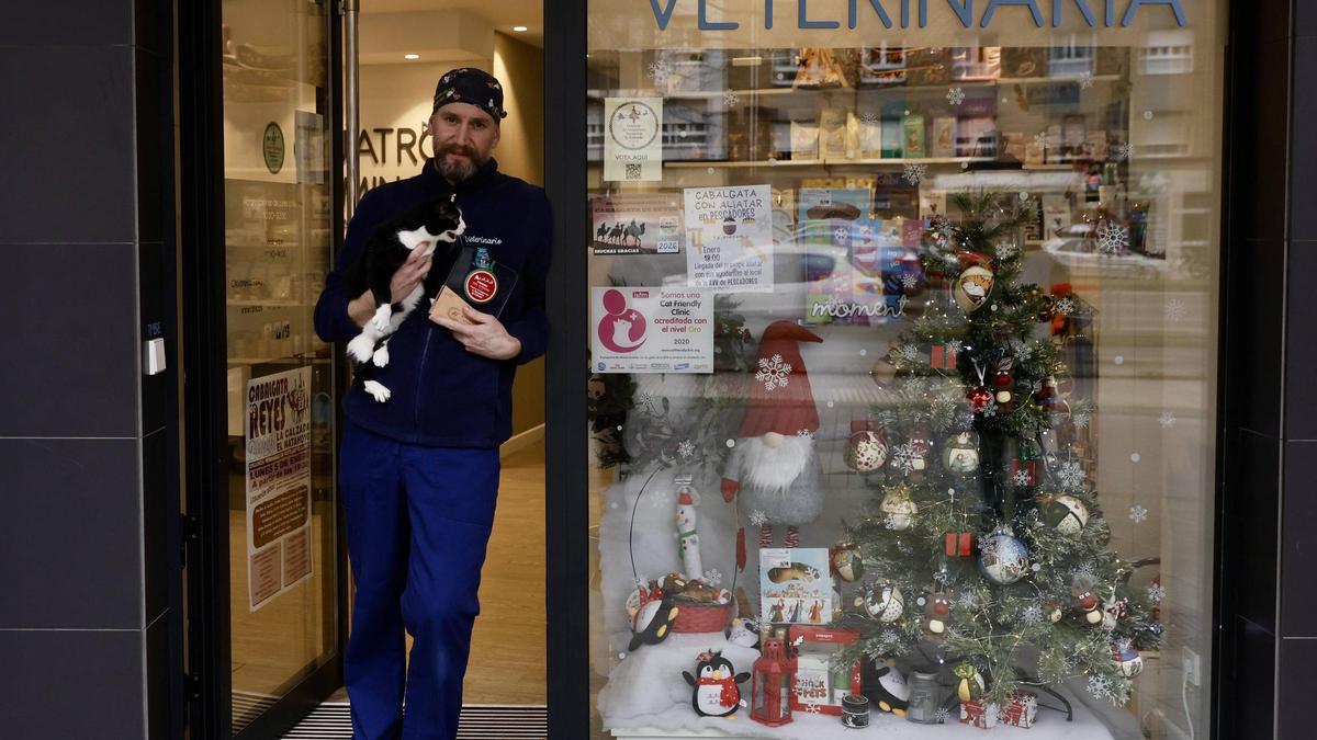 Así es el mejor escaparate navideño del barrio gijonés de La Calzada