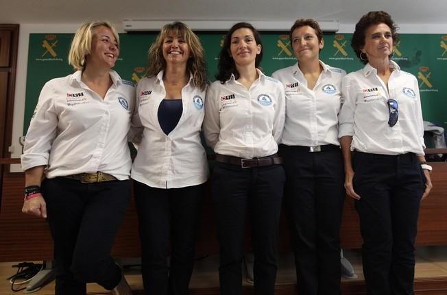 15/11/2016.SOCIEDAD.El delegado del Gobierno, Enrique Hernández Bento presenta la conferencia de las cinco mujeres con cáncer que se embarcan desde Tenerife..Cuartel de Guardia Civil, Santa Cruz