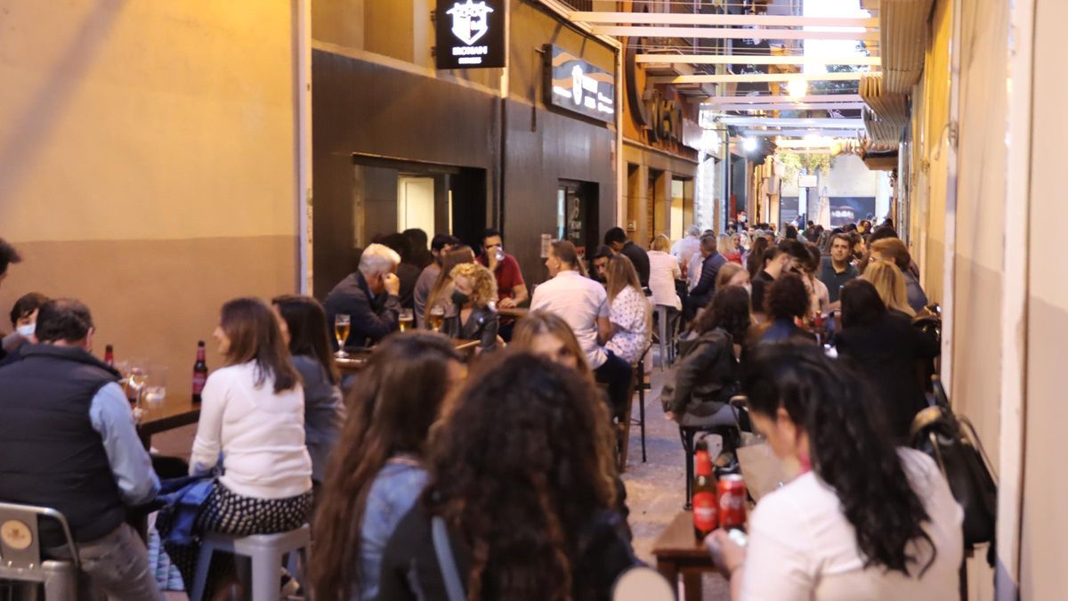 El consistorio defiende la evolución de su gestión de la ZAS, en algunos aspectos hacia medidas más restrictivas.