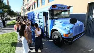 El museo de 'Operación Triunfo' aparca a las puertas del CEU en Moncada