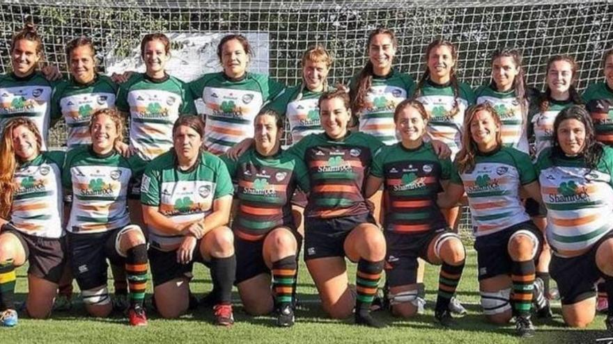 Las jugadoras del 
Shamrock posan antes de 
un partido. |  EDU ROIS/SHAMROCK RC