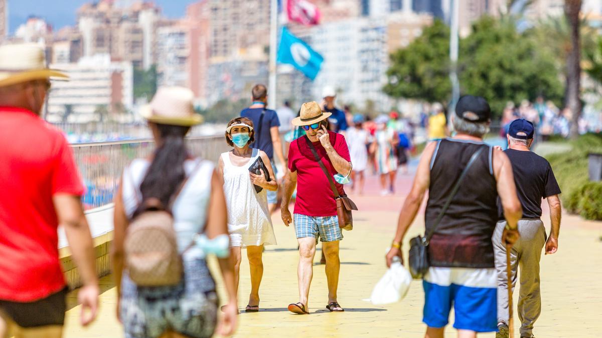 El turismo nacional representa más del 90% del total de la demanda en Benidorm.