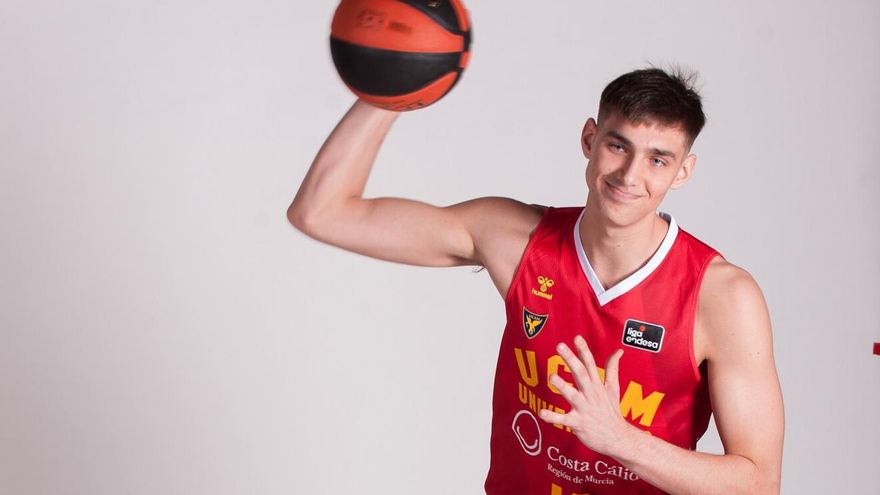 El UCAM repesca a Falk para la recta final de la temporada