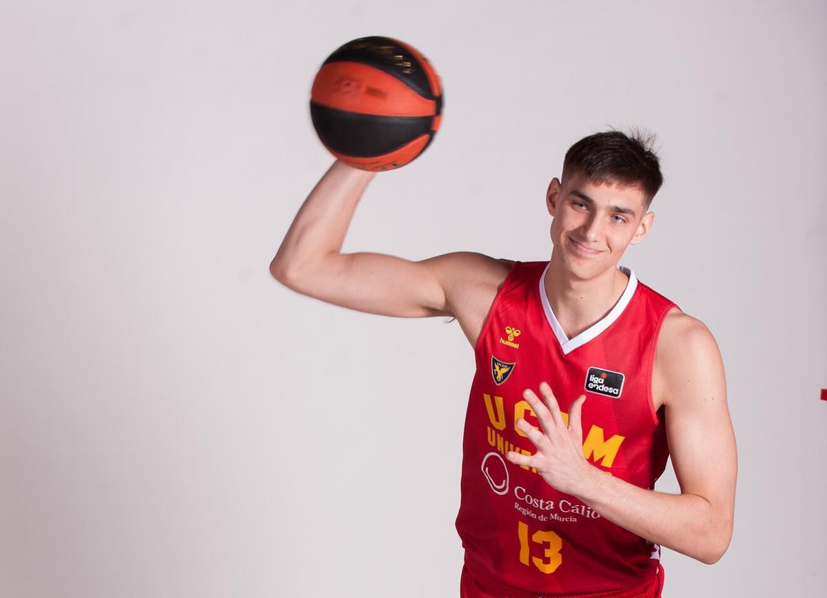 Wil Falk, jugador del UCAM Murcia de EBA, ocupará el sitio de Sadiel Rojas.