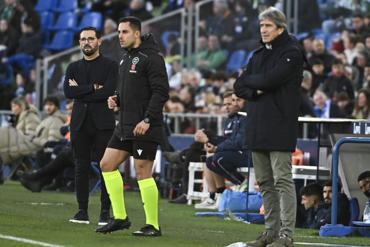 Manuel Pellegrini y José Bordalás, en el duelo en el Coliseum de la pasada Liga EA Sports entre Getafe y Betis