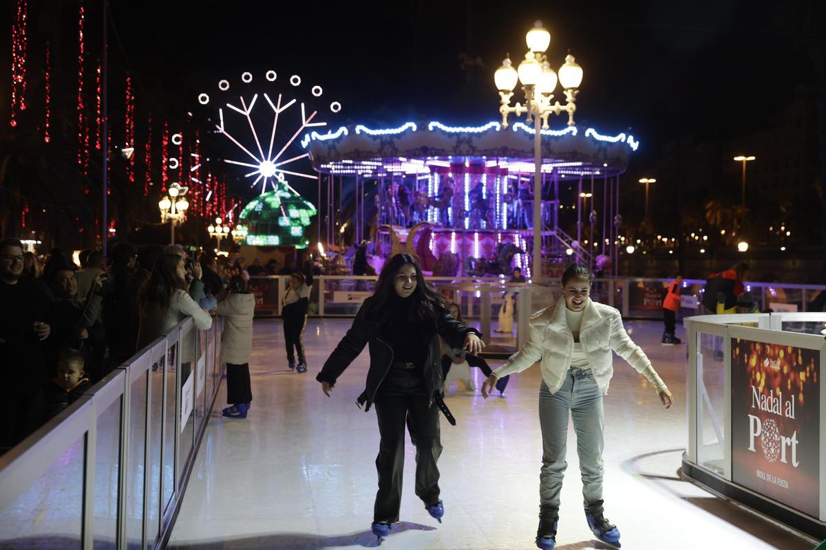 El Port de Barcelona enciende las luces navidad en la Fira de Nadal