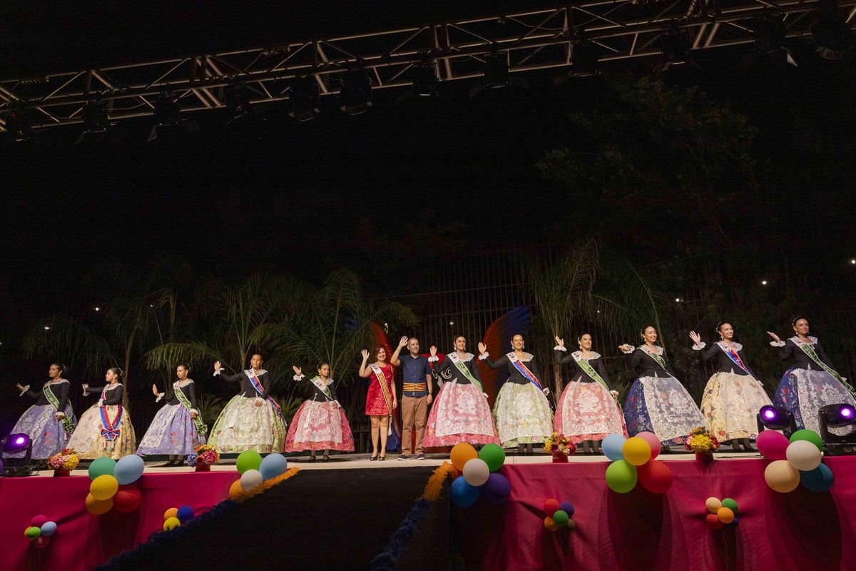 Un momento del acto de proclamación de las Reinas y Damas de Matola en Elche