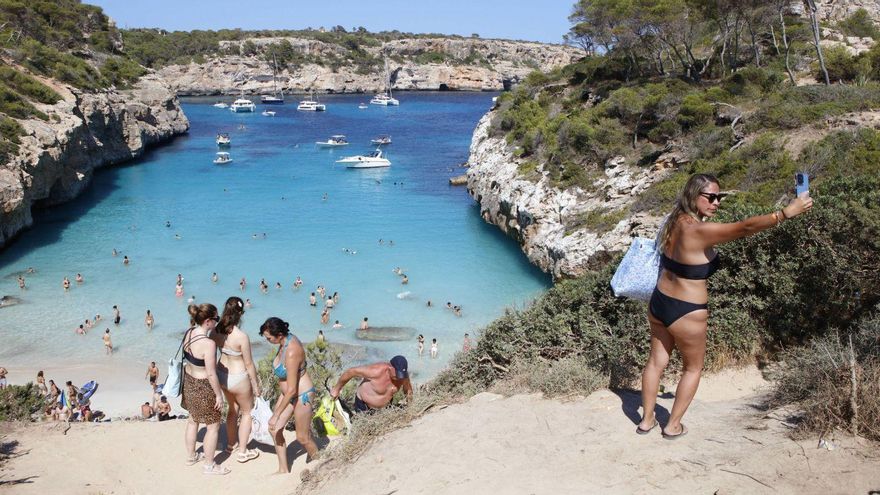 War mal ein einsamer Flecken Mallorca: der Caló des Moro an einem Donnerstagnachmittag im Juli. | FOTO: NELE BENDGENS