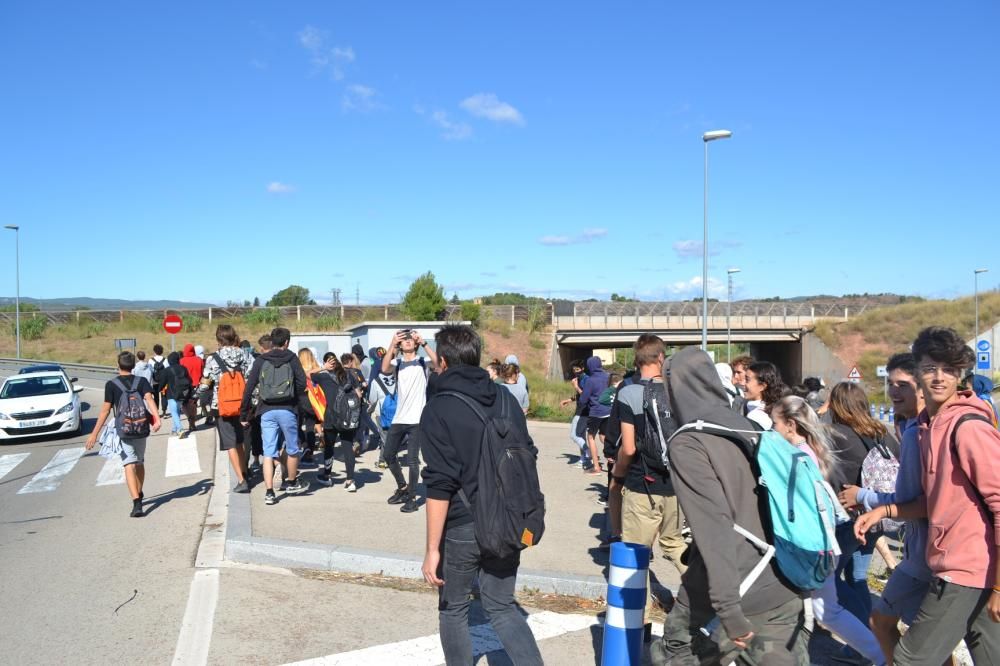 Els estudiants buiden les aules i tornen a tallar el trànsit a Manresa